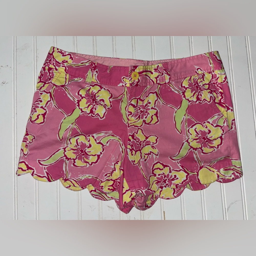 Lilly Pulitzer Scallop Edge Pink Yellow Floral Shorts Women’s Size 10